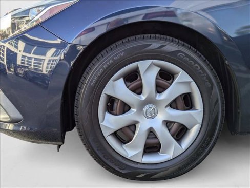 Used 2014 MAZDA MAZDA3 i Sport image 25