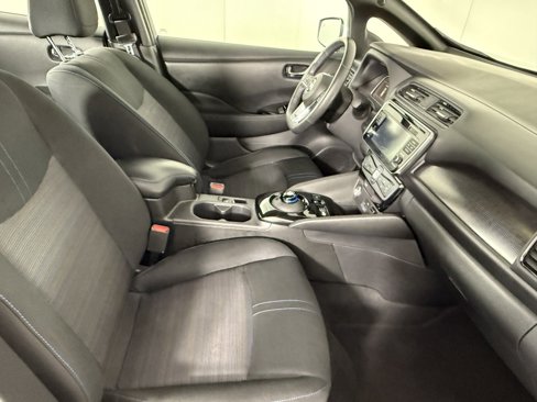 Used 2018 Nissan Leaf SV image 10