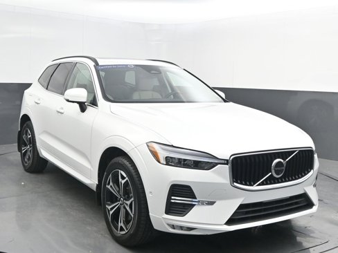 Certified 2022 Volvo XC60 B5 Momentum w/ Advanced Package image 1