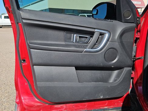 Used 2017 Land Rover Discovery Sport SE image 13