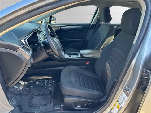 Used 2020 Ford Fusion SE image 9