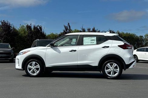 New 2025 Nissan Kicks Play S image 7
