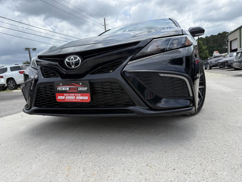 Used 2024 Toyota Camry SE image 3