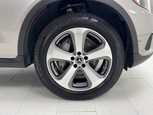 Used 2019 Mercedes-Benz GLC 300 4MATIC image 42
