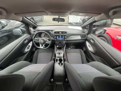 Used 2025 Nissan Leaf S image 21
