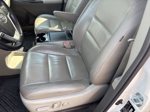 Used 2016 Toyota Sienna L image 21