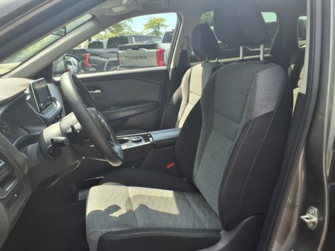 Used 2023 Nissan Rogue SV image 16