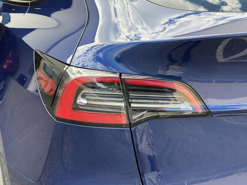 Used 2020 Tesla Model Y Long Range image 14