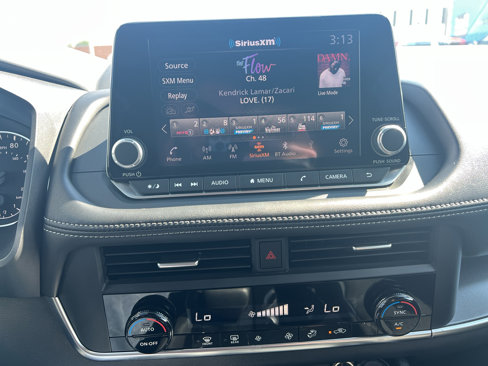 Used 2024 Nissan Rogue SV image 27
