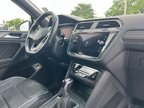 Used 2022 Volkswagen Tiguan SEL R-Line image 25