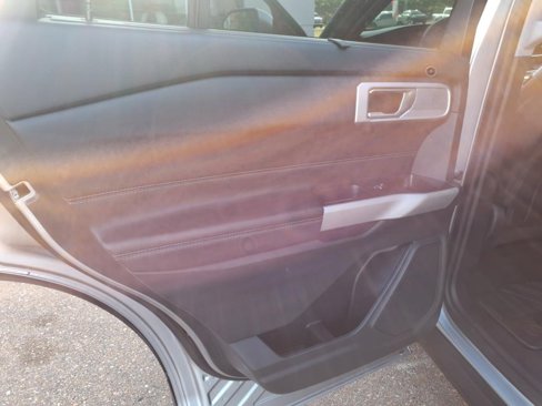Used 2022 Ford Explorer Limited image 15
