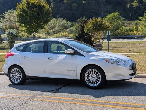 Used 2018 Ford Focus Electric Hatchback image 2