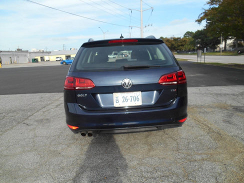 Used 2016 Volkswagen Golf S image 13