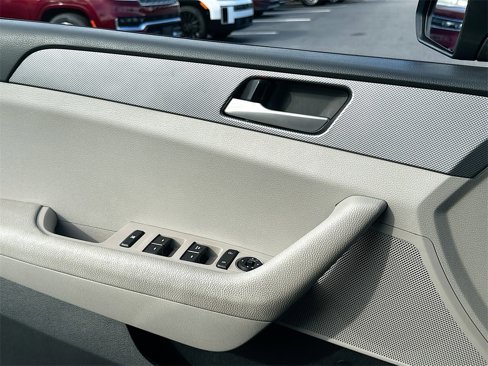 Used 2019 Hyundai Sonata SE image 17