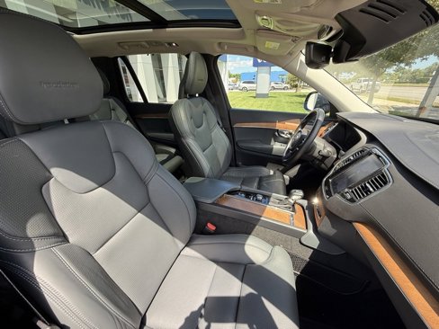 Used 2020 Volvo XC90 T6 Inscription w/ Protection Package Premier image 14