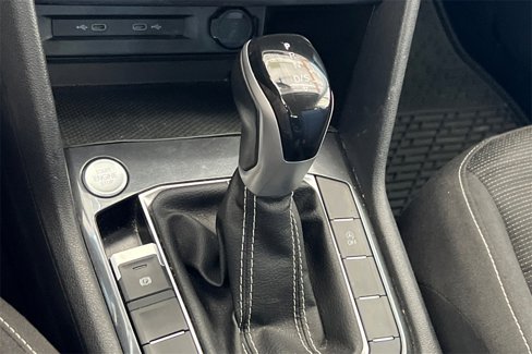 Used 2022 Volkswagen Tiguan S image 29