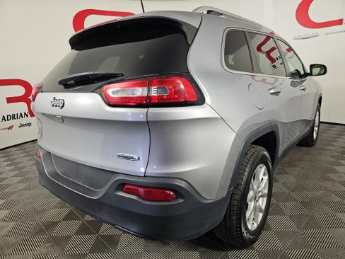 Used 2017 Jeep Cherokee Latitude w/ Cold Weather Group image 7