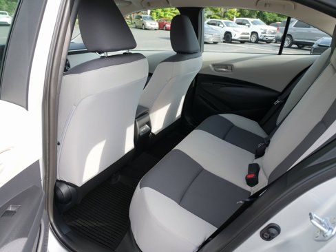 Used 2025 Toyota Corolla LE image 13