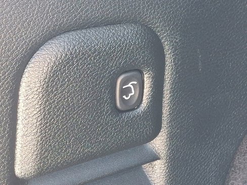 Used 2018 Jeep Grand Cherokee Altitude image 28