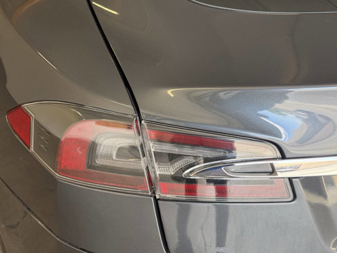 Used 2016 Tesla Model S 90D image 22