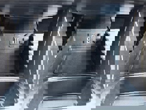 Used 2019 Ford Fusion SE image 19