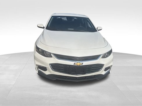 Used 2017 Chevrolet Malibu Premier w/ Driver Confidence Package image 2