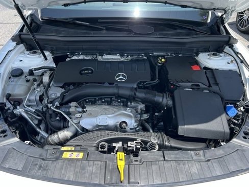 Used 2023 Mercedes-Benz GLB 250 image 41
