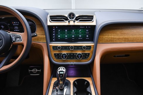 Used 2023 Bentley Bentayga image 40
