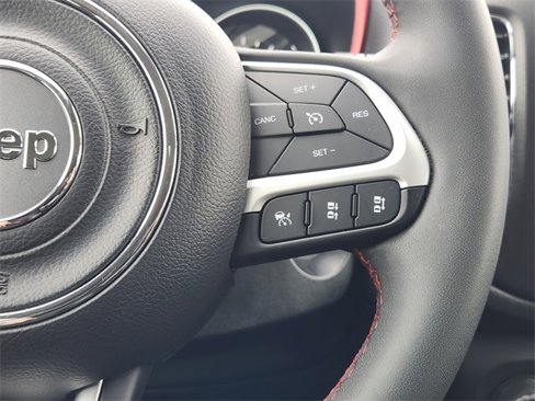 Used 2021 Jeep Compass Trailhawk image 30