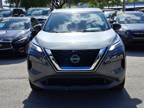 Used 2023 Nissan Rogue S image 2