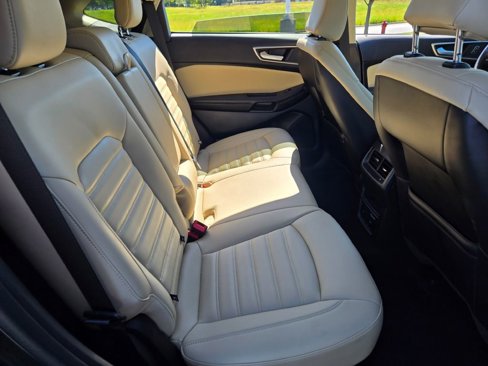 Used 2024 Ford Edge SEL w/ Convenience Package image 11