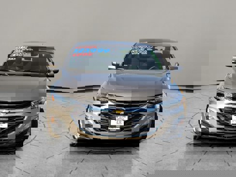 Used 2025 Chevrolet Malibu LT image 2