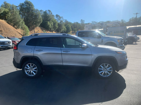 Used 2016 Jeep Cherokee Limited w/ Luxury Group image 4