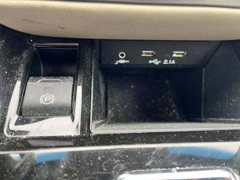 Used 2020 Subaru Outback Limited image 22
