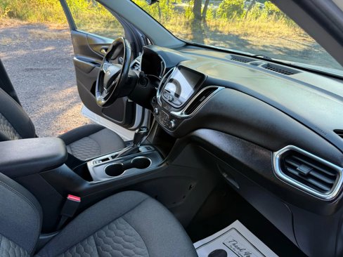 Used 2018 Chevrolet Equinox LT w/ Sun & Infotainment Package image 15