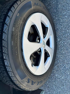 Used 2015 Toyota Prius One image 40