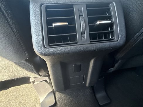 Used 2020 Mitsubishi Outlander ES image 19