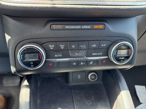 Used 2020 Ford Escape Titanium image 10