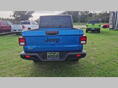 New 2025 Jeep Gladiator Sport image 21
