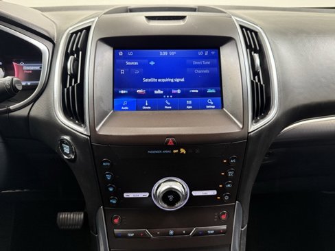 Used 2020 Ford Edge Titanium image 16