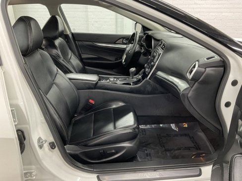 Used 2023 Nissan Maxima SV w/ Floor Mat Group image 19