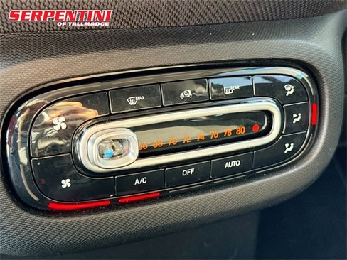Used 2016 smart fortwo pure image 16