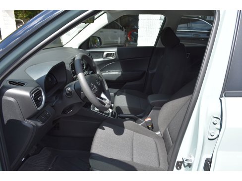 New 2025 Hyundai Venue SE image 10