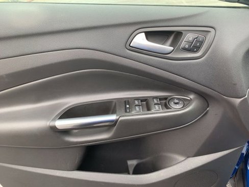 Used 2017 Ford Escape Titanium image 16