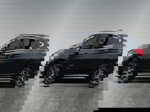 Used 2018 BMW X1 sDrive28i image 2