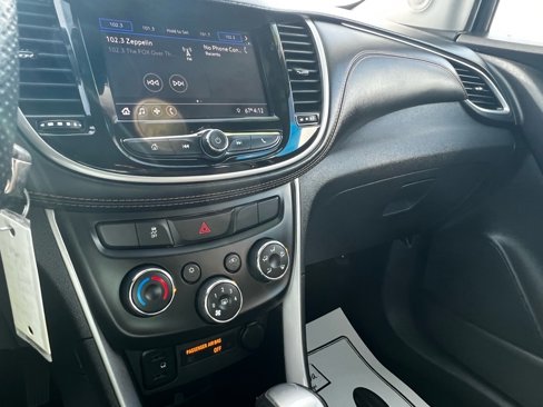 Used 2020 Chevrolet Trax LT image 15