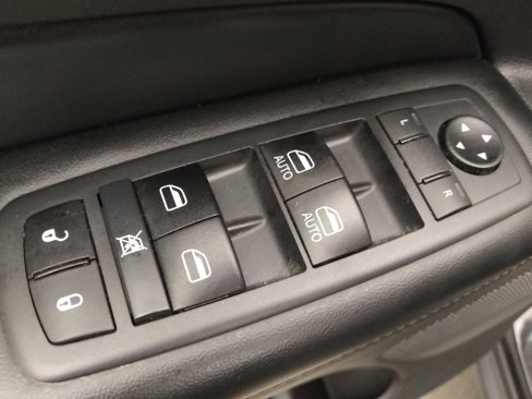 Used 2020 Jeep Grand Cherokee Limited image 27