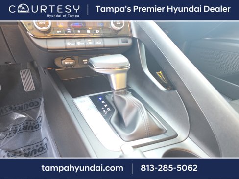 Used 2023 Hyundai Elantra SEL image 28