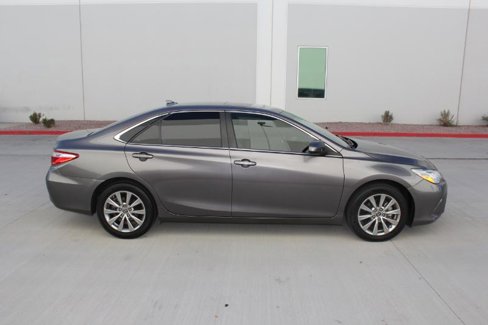 Used 2017 Toyota Camry XLE image 4