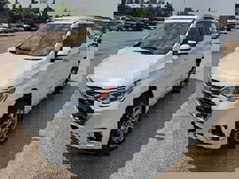Used 2021 Chevrolet Traverse Premier image 3